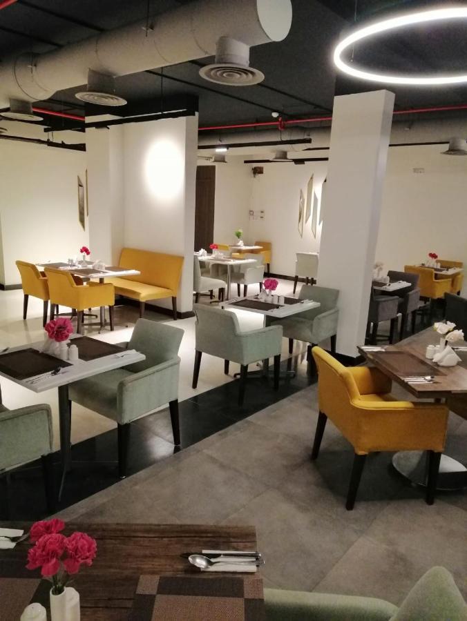 Aquila Aldiafah Hotel Djedda Buitenkant foto